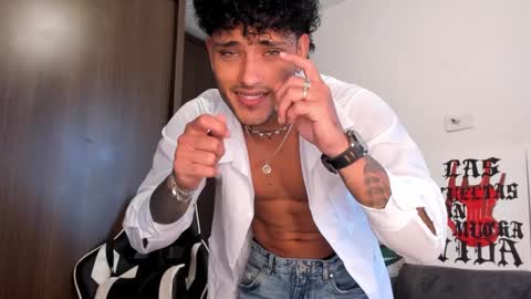 Snapshot of alessandro_vanni chatting on September 13, 2025, 6:51 pm Alessandro Vanni online show from September 13, 2025, 6:51 pm