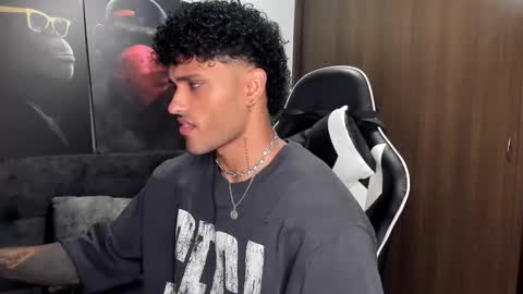 Snapshot of alessandro_vanni chatting on October 19, 2025, 2:12 am Alessandro Vanni online show from October 19, 2025, 2:12 am