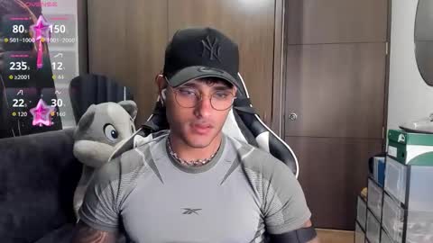 Snapshot of alessandro_vanni chatting on October 28, 2025, 2:15 am Alessandro Vanni online show from October 28, 2025, 2:15 am