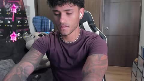 Snapshot of alessandro_vanni chatting on November 4, 2025, 12:37 pm Alessandro Vanni online show from November 4, 2025, 12:37 pm