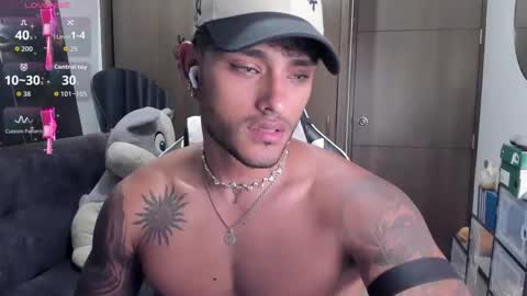 Snapshot of alessandro_vanni chatting on November 9, 2025, 1:26 am Alessandro Vanni online show from November 9, 2025, 1:26 am