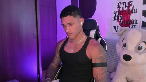 Snapshot of alessandro_vanni chatting on June 16, 2026, 2:19 pm Alessandro Vanni online show from June 16, 2026, 2:19 pm