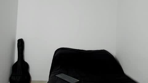 Snapshot of alessandro_wolf chatting on June 10, 2026, 1:06 am Alessandro online show from June 10, 2026, 1:06 am