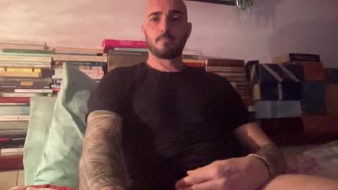 alessandromori91 online show from April 18, 2026, 10:54 pm