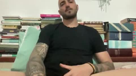alessandromori91 online show from April 21, 2026, 8:23 pm