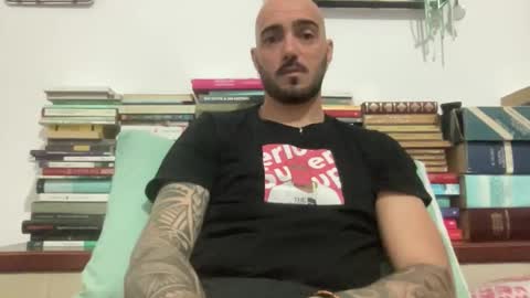 alessandromori91 online show from April 23, 2026, 8:44 pm