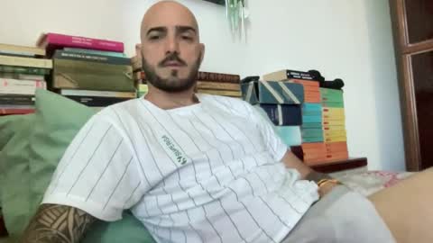 alessandromori91 online show from April 26, 2026, 9:29 am