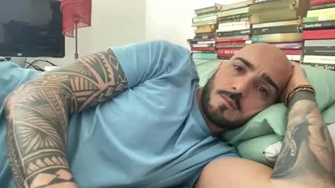 alessandromori91 online show from April 28, 2026, 2:33 pm