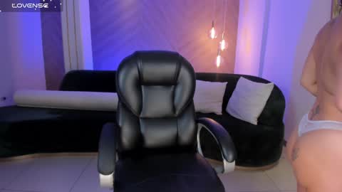 ALESSA ROMERO  online show from January 21, 2025, 8:21 pm