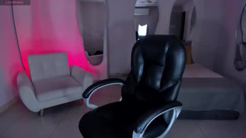 ALESSA ROMERO  online show from November 14, 2025, 8:18 pm