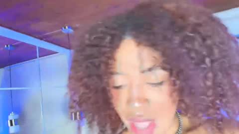 Snapshot of alessia_moon1 chatting on September 24, 2025, 11:13 am Alejandra online show from September 24, 2025, 11:13 am