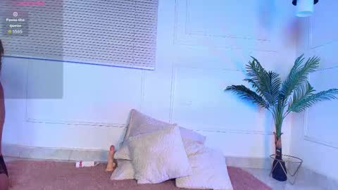 Snapshot of alessia_moon1 chatting on November 8, 2025, 12:49 pm Alejandra online show from November 8, 2025, 12:49 pm