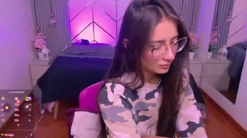 Snapshot of alessia_moore chatting on July 1, 2026, 4:07 pm Alessia online show from July 1, 2026, 4:07 pm