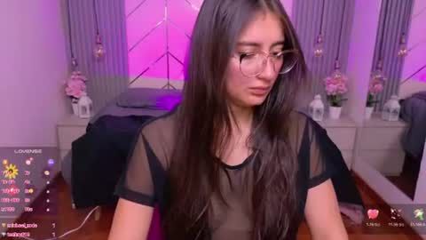 Snapshot of alessia_moore chatting on July 7, 2026, 2:43 pm Alessia online show from July 7, 2026, 2:43 pm