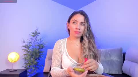 Snapshot of alessia_taylorr chatting on February 18, 2025, 11:22 am Alessia Everyday From 0530 to 1430 Col Time online show from February 18, 2025, 11:22 am