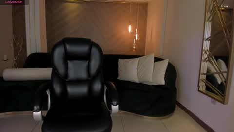 Snapshot of alessiacorleone_ chatting on October 23, 2025, 7:23 pm Alessia online show from October 23, 2025, 7:23 pm