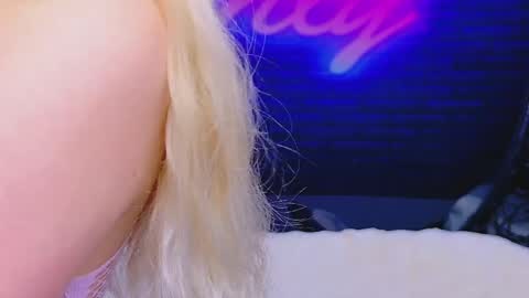 Snapshot of alessiacroft chatting on June 1, 2026, 4:03 am alessiacroft online show from June 1, 2026, 4:03 am