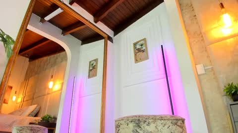 Snapshot of alessialondon chatting on February 4, 2025, 4:05 am Alessia online show from February 4, 2025, 4:05 am