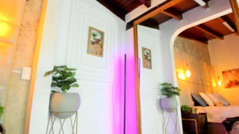 Snapshot of alessialondon chatting on February 6, 2025, 10:04 am Alessia online show from February 6, 2025, 10:04 am