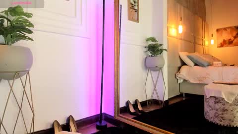 Snapshot of alessialondon chatting on February 25, 2025, 7:09 am Alessia online show from February 25, 2025, 7:09 am