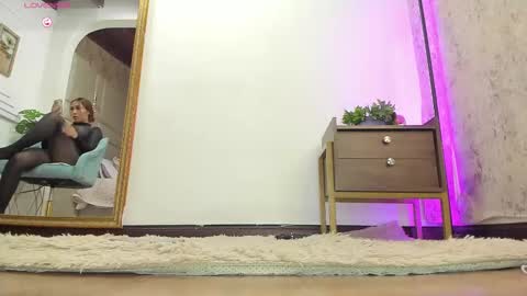 Snapshot of alessialondon chatting on March 1, 2025, 6:46 am Alessia online show from March 1, 2025, 6:46 am