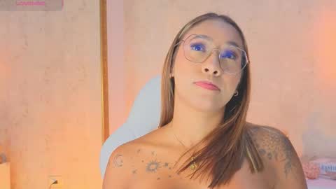 Alessia online show from December 17, 2025, 3:01 am