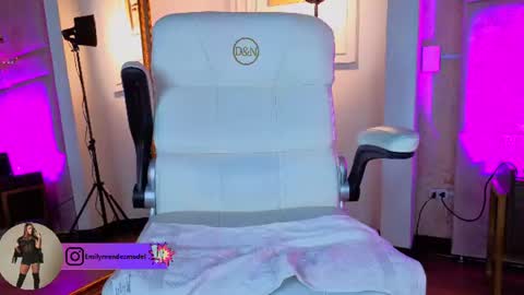 Snapshot of alessialondon chatting on July 6, 2026, 3:03 pm Alessia online show from July 6, 2026, 3:03 pm