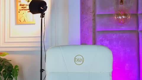 Snapshot of alessialondon chatting on July 27, 2026, 10:00 am Alessia online show from July 27, 2026, 10:00 am