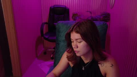 Snapshot of alessiamonroe_ chatting on May 28, 2026, 8:28 pm alessiamonroe_ online show from May 28, 2026, 8:28 pm
