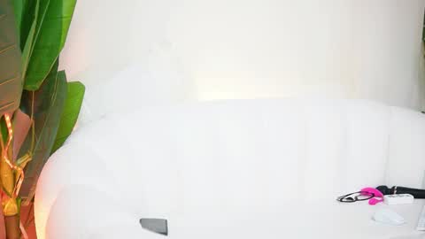  Alessia  online show from March 2, 2026, 9:43 pm