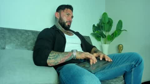 Snapshot of alessrose22 chatting on May 16, 2026, 11:57 pm Aless Rose online show from May 16, 2026, 11:57 pm