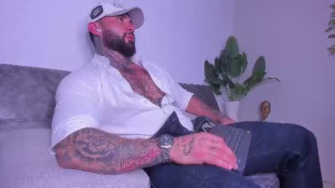 Aless Rose online show from August 1, 2026, 8:41 pm