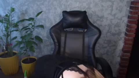Alex online show from May 2, 2026, 11:37 am