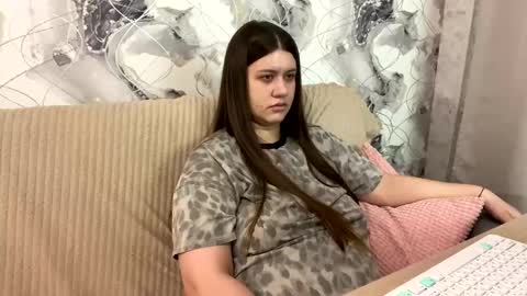 Aletta Oushen online show from February 19, 2025, 4:00 pm