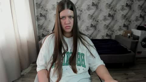 Aletta Oushen online show from April 24, 2026, 7:44 am