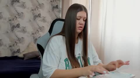 Aletta Oushen online show from April 28, 2026, 6:07 am