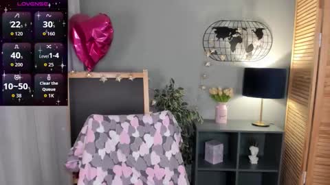 alettablacck online show from October 17, 2025, 1:09 am