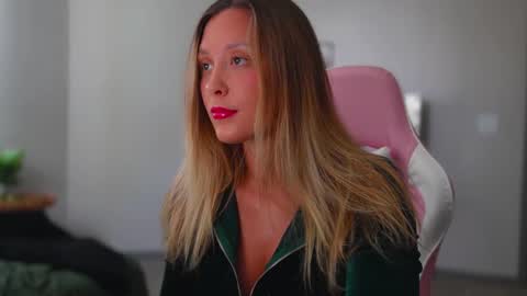 Snapshot of alex499990 chatting on February 27, 2025, 5:36 pm alex online show from February 27, 2025, 5:36 pm