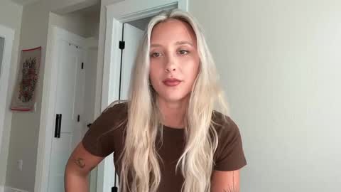 Snapshot of alex499990 chatting on September 17, 2025, 5:47 pm alex online show from September 17, 2025, 5:47 pm