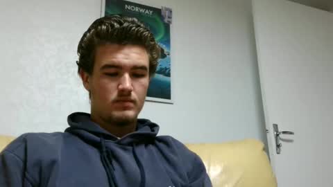 Snapshot of alex83530 chatting on December 31, 2024, 1:52 pm Alex83530 online show from December 31, 2024, 1:52 pm