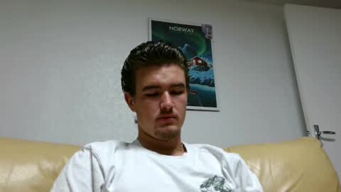 Snapshot of alex83530 chatting on January 8, 2025, 12:15 pm Alex83530 online show from January 8, 2025, 12:15 pm