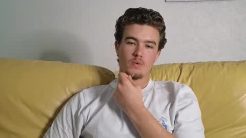 Snapshot of alex83530 chatting on January 24, 2025, 4:06 pm Alex83530 online show from January 24, 2025, 4:06 pm