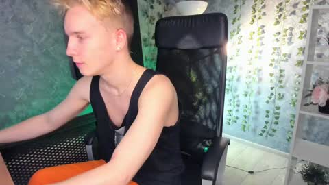 Snapshot of alex__sweet chatting on December 22, 2024, 10:17 am your Alex online show from December 22, 2024, 10:17 am