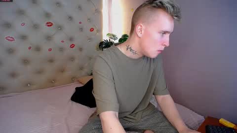 Snapshot of alex__sweet chatting on March 10, 2025, 4:57 pm your Alex online show from March 10, 2025, 4:57 pm