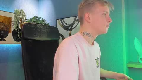 Snapshot of alex__sweet chatting on November 16, 2025, 6:52 am your Alex online show from November 16, 2025, 6:52 am