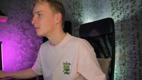 Snapshot of alex__sweet chatting on November 30, 2025, 7:01 am your Alex online show from November 30, 2025, 7:01 am