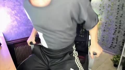 Snapshot of alex__sweet chatting on December 14, 2025, 6:45 pm your Alex online show from December 14, 2025, 6:45 pm