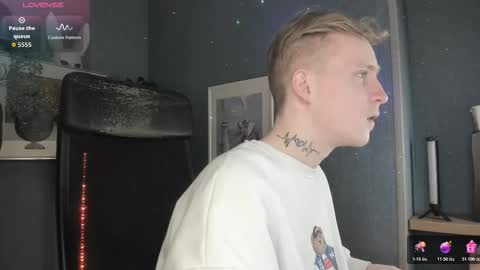 Snapshot of alex__sweet chatting on March 28, 2026, 6:51 pm your Alex online show from March 28, 2026, 6:51 pm
