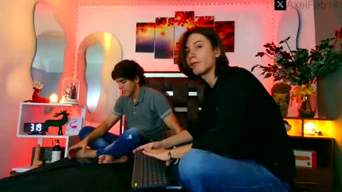 Snapshot of alex_and_fabian chatting on December 16, 2024, 9:41 pm sneider online show from December 16, 2024, 9:41 pm