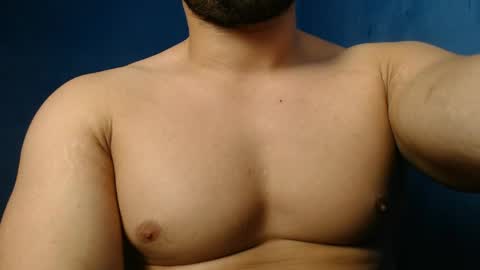 Snapshot of alex_blu chatting on June 4, 2026, 2:01 pm Alex online show from June 4, 2026, 2:01 pm